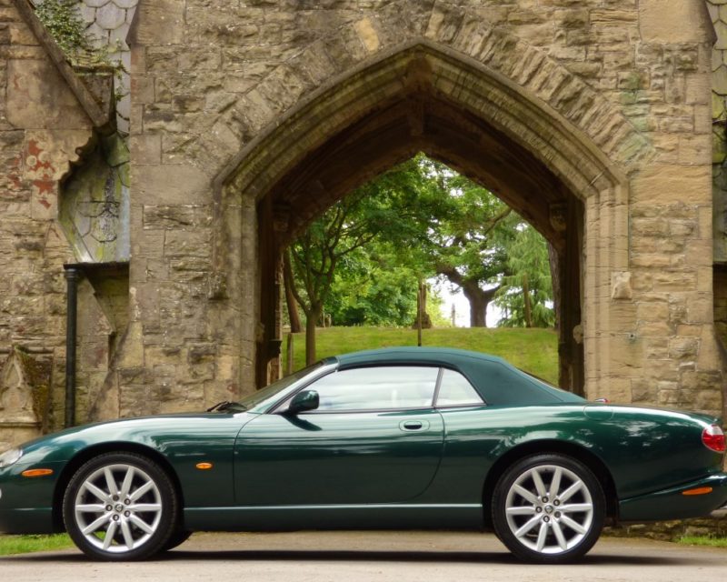 Jaguar XK8 2005 British Racing Green
